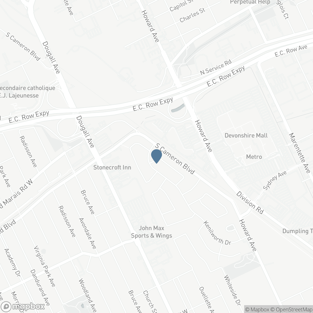 120 HAMPTON, Windsor, Ontario N9E 4M5